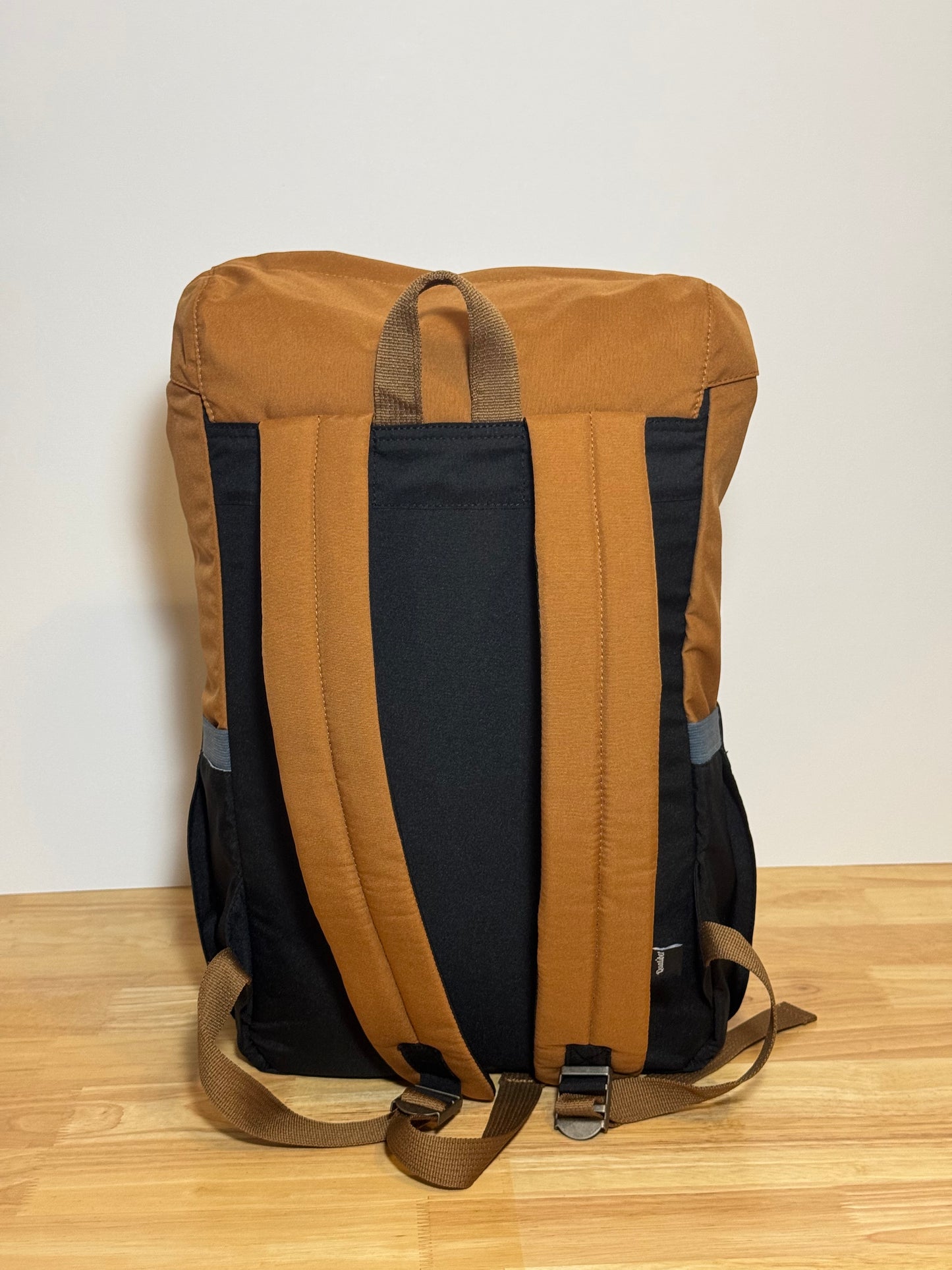 ARQUI - Carrera Backpack (Metal Hooks)