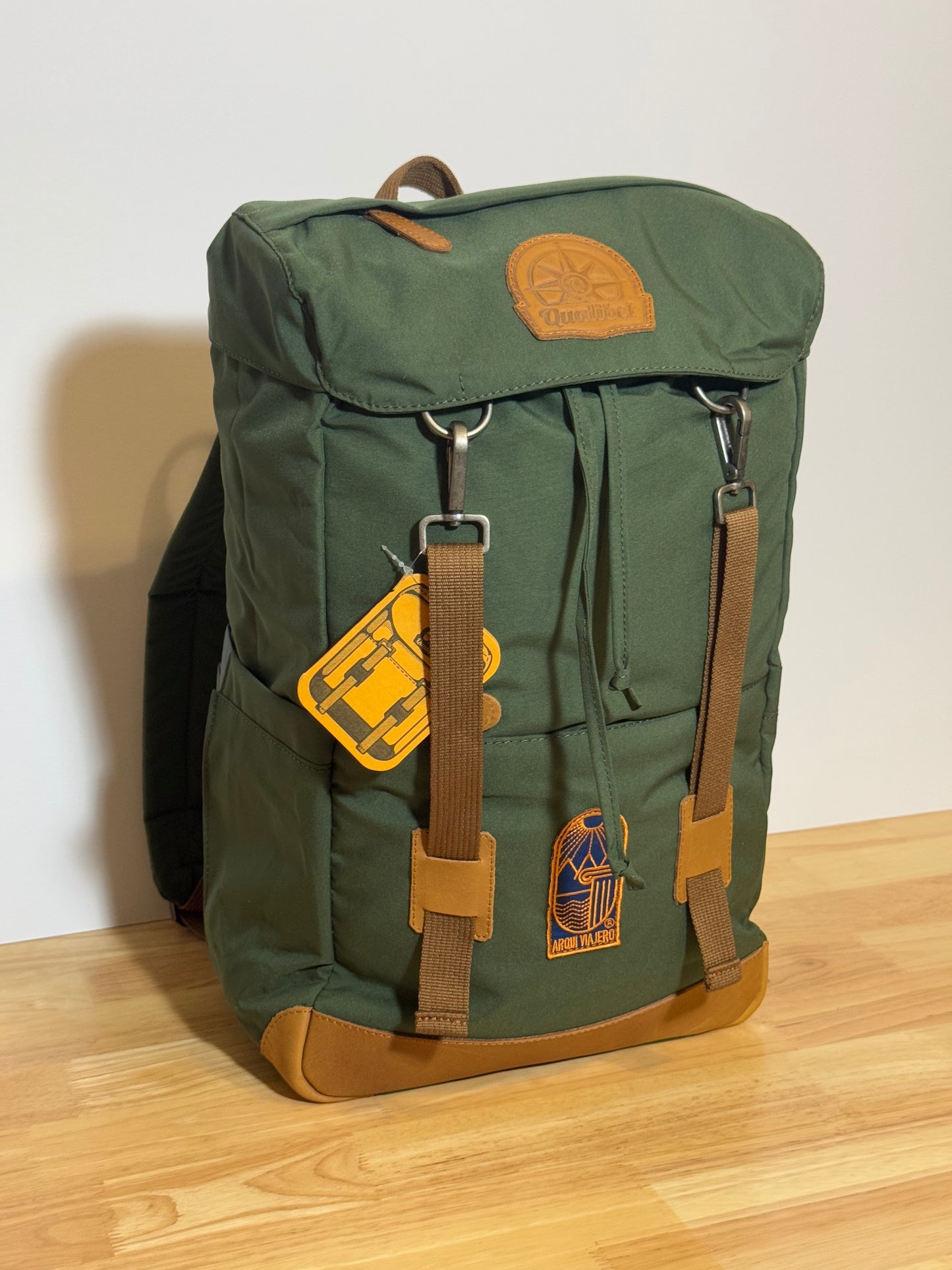 ARQUI - Carrera Backpack (Metal Hooks)