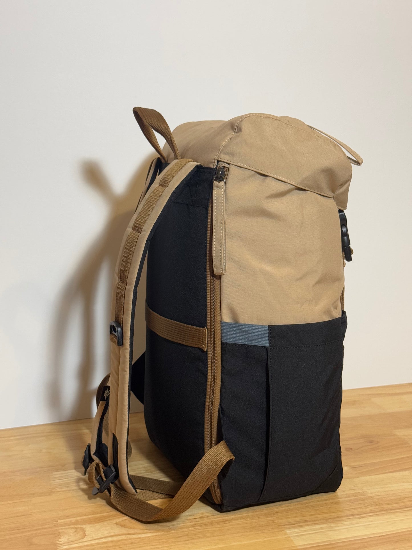 ARQUI - Carrera Backpack (Vegan Hooks)
