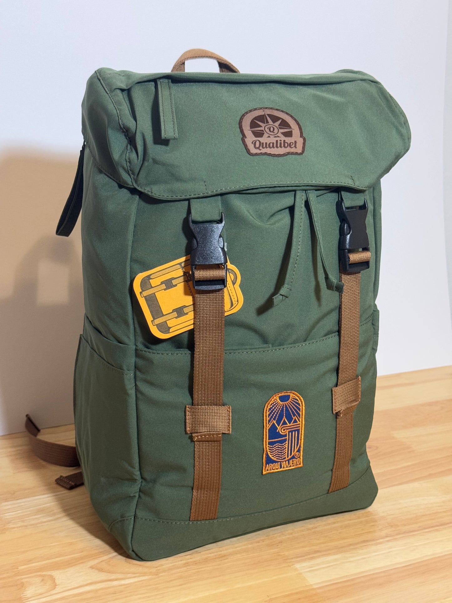 ARQUI - Carrera Backpack (Vegan Hooks)