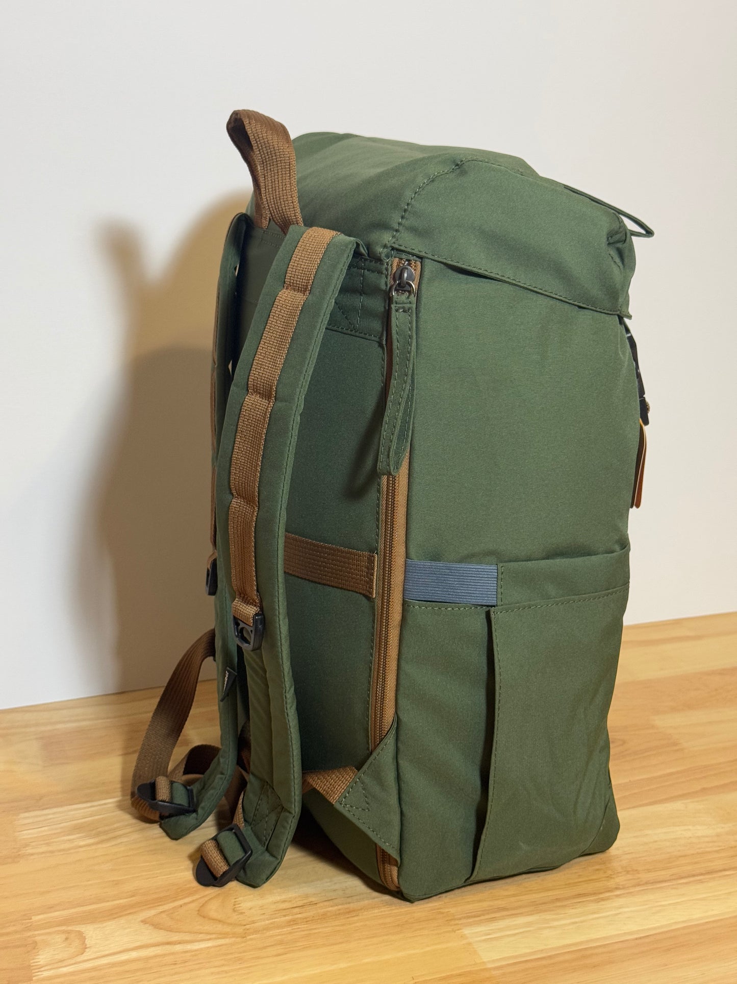 ARQUI - Carrera Backpack (Vegan Hooks)