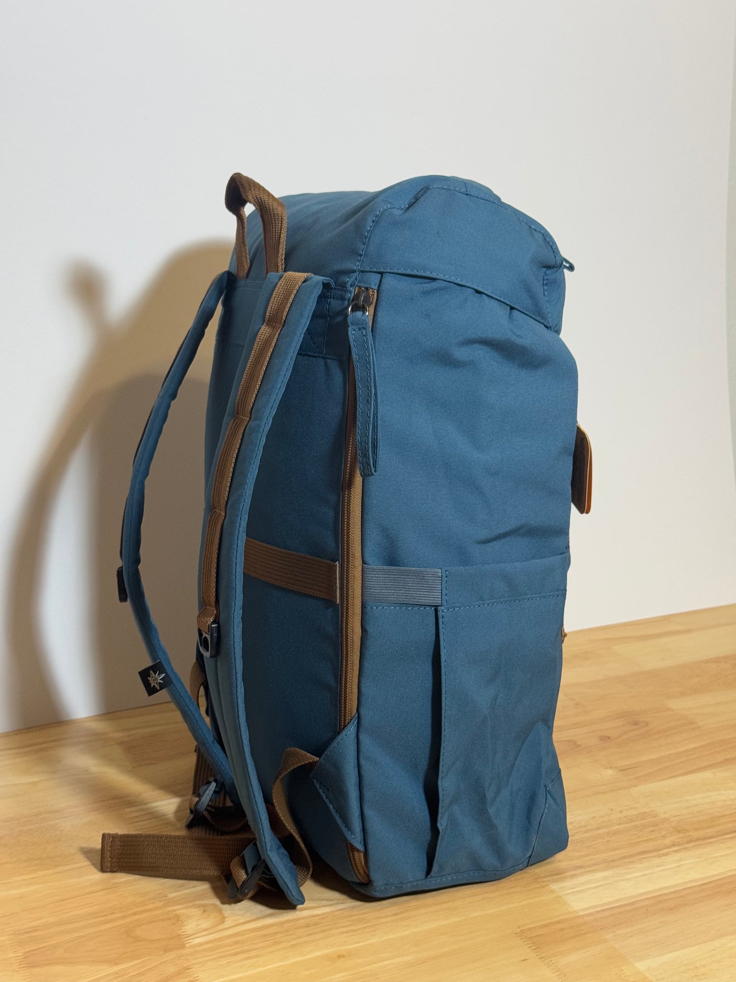 ARQUI - Carrera Backpack (Vegan Hooks)