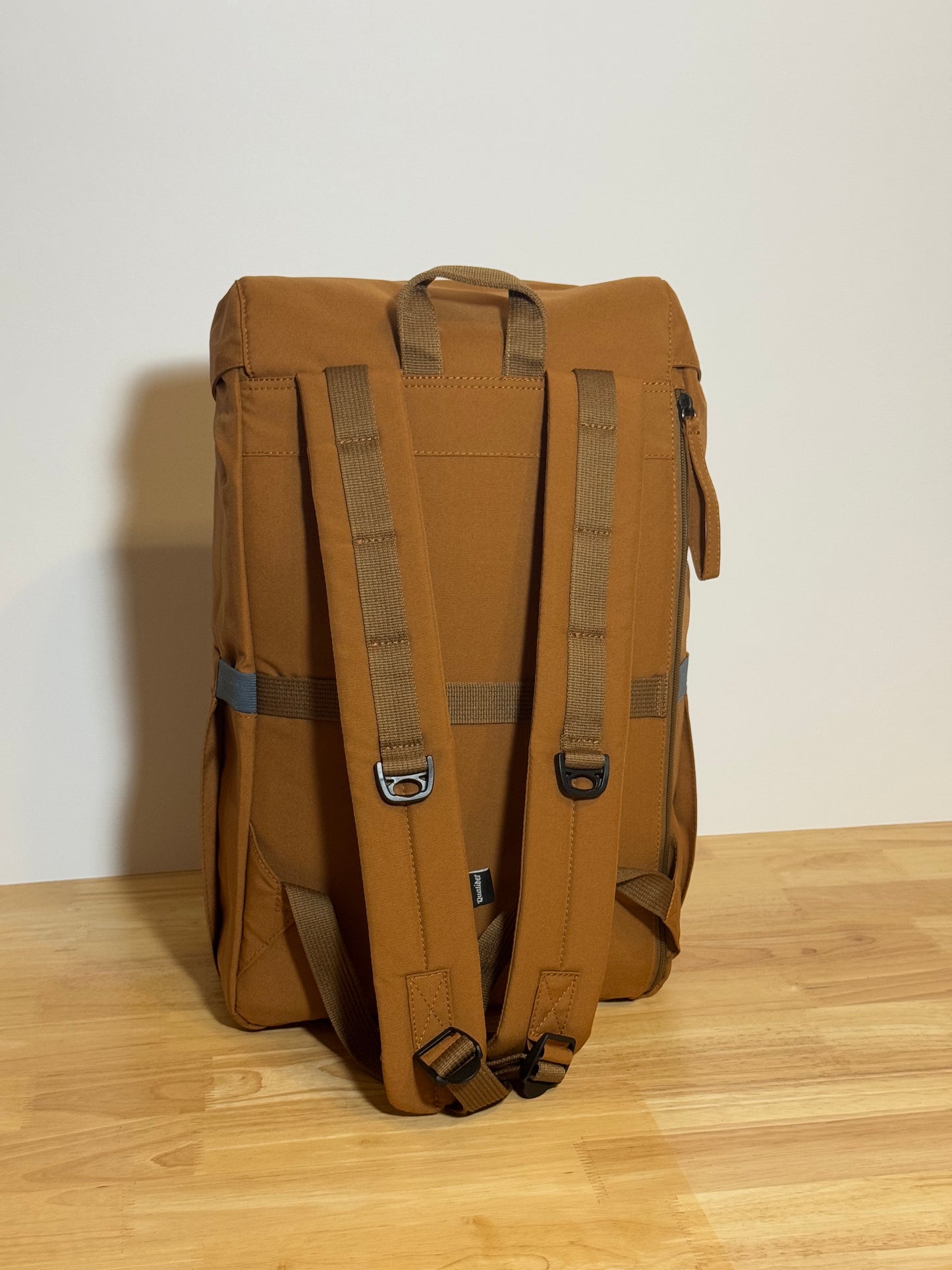 ARQUI - Carrera Backpack (Vegan Hooks)