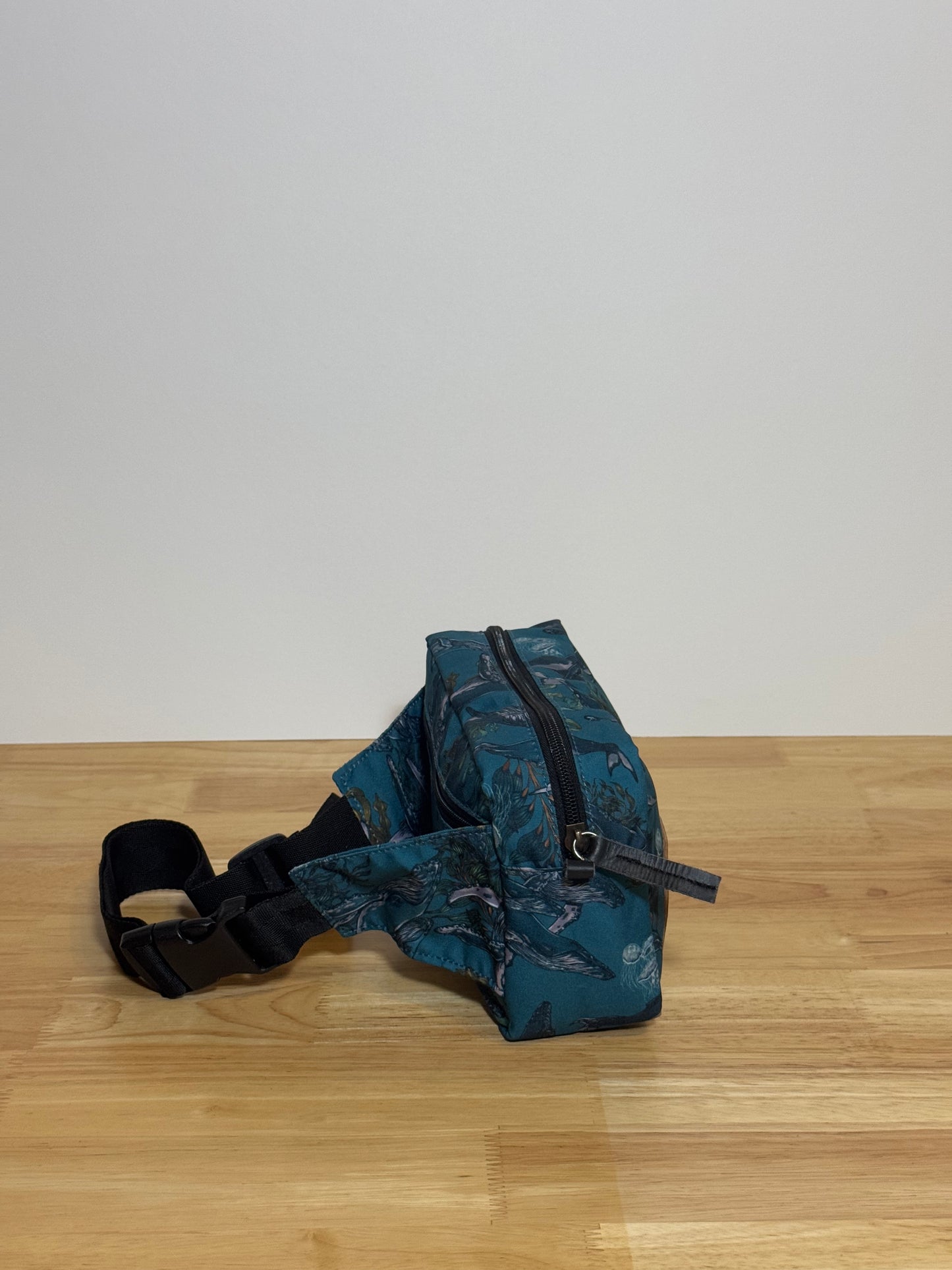 ARQUI - Waist Premium (Ballenas)