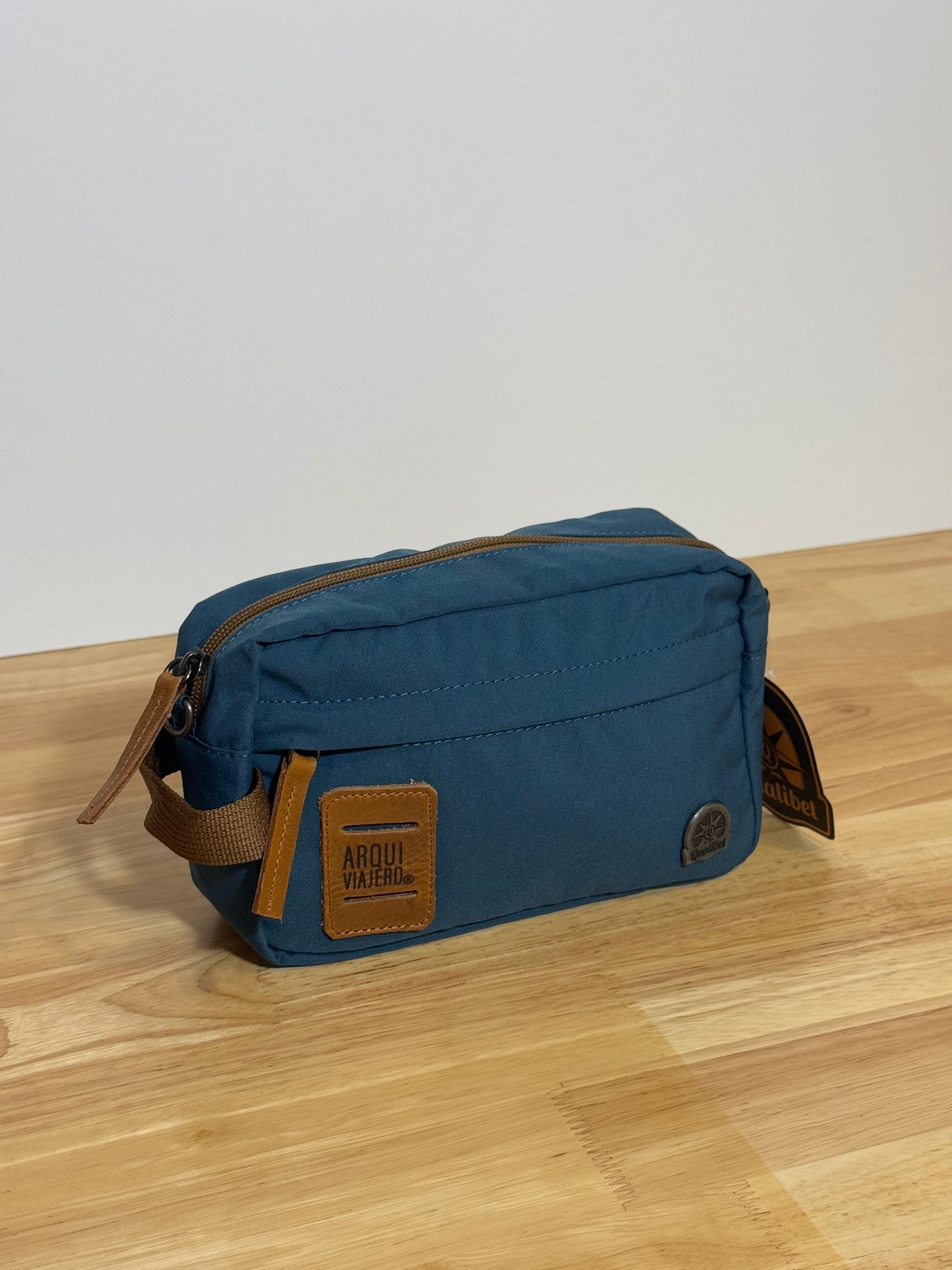 ARQUI - Personal Travel Case