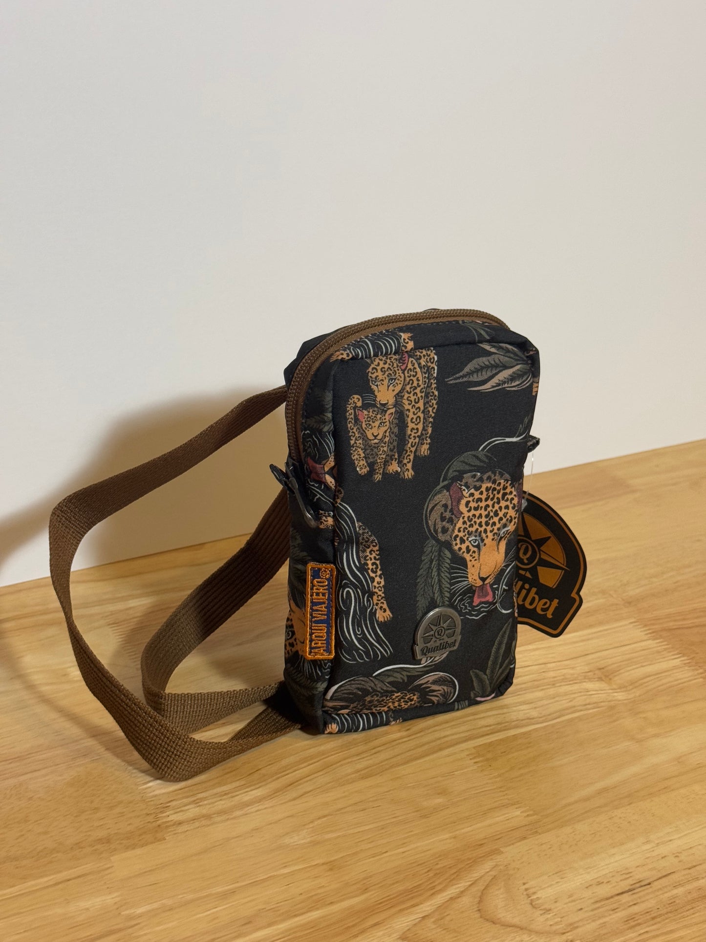 ARQUI - Cross Phone Holder (Jaguar)