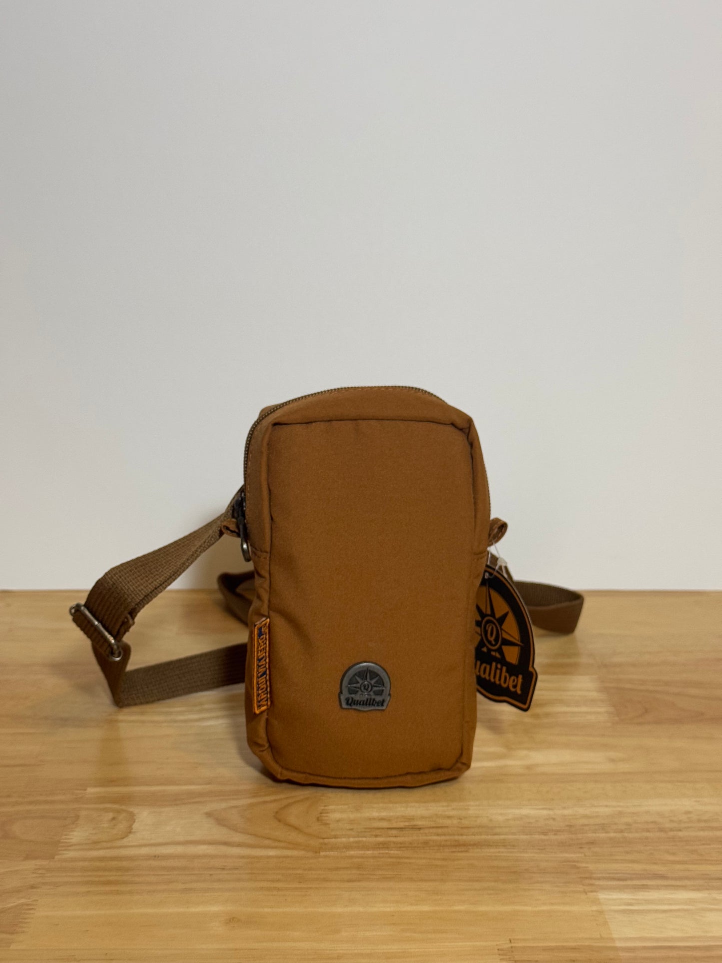 ARQUI - Cross Phone Holder